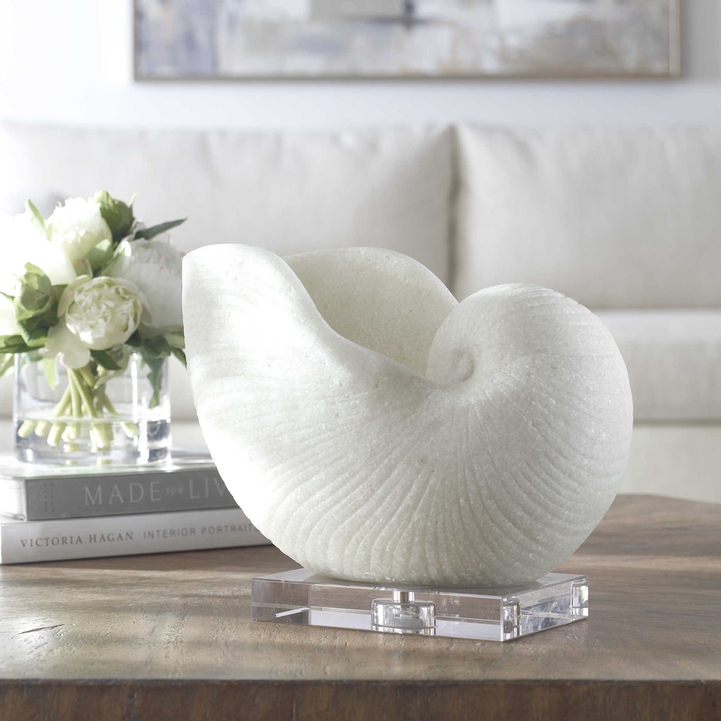 Figura Moderna De Caracol Blanco Con Base De Cristal