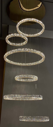 [182263 | 7083-356D GD] Lamp. Colg. Led 6L Anillos Alum. Dorado+Cristal 3k (3x500+2x700+1x900)mm